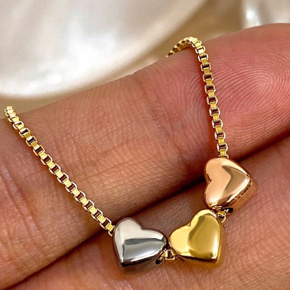 Luxe Tri color Stainless Steel Heart Adjustable Chain necklace - Picture 3 of 3